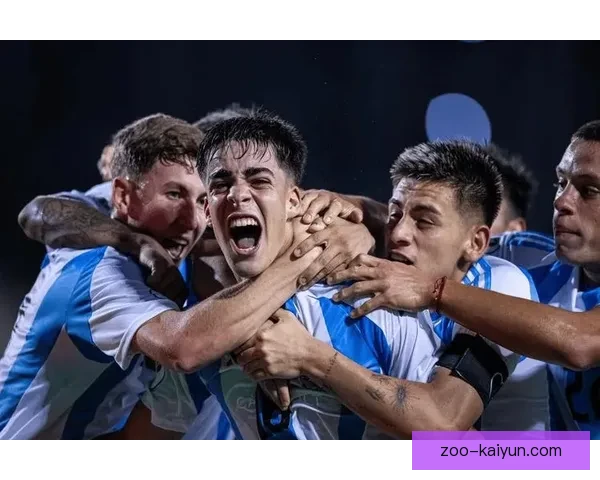 哥伦比亚队边路进攻闪耀赛场，团队配合水平稳步提升