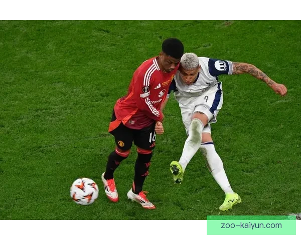 埃利亚·阿德巴约在英超赛季中状态回暖，值得关注他的后续表现。