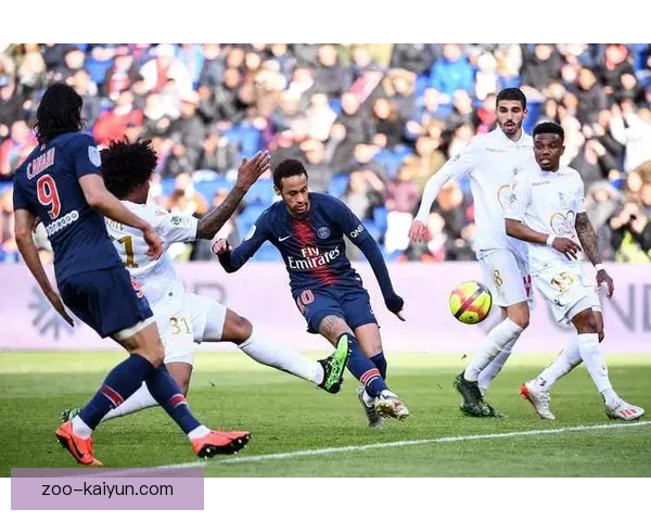 西甲新赛季巴萨表现稳健，年轻球员持续提升引人关注