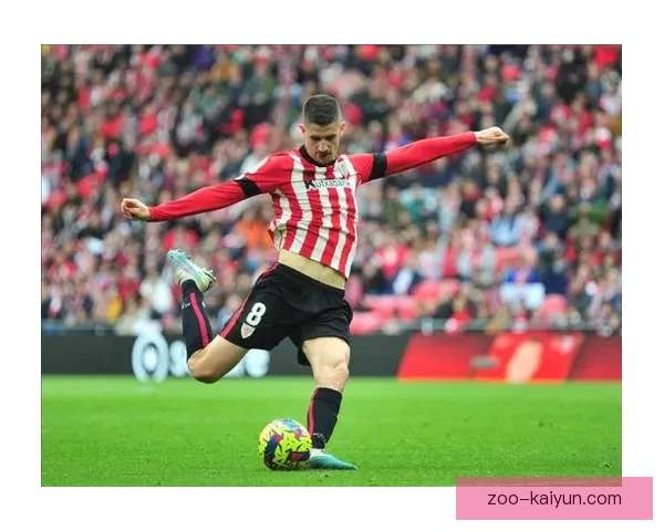 莱万多夫斯基西甲赛季表现稳健，成为最佳球员候选人